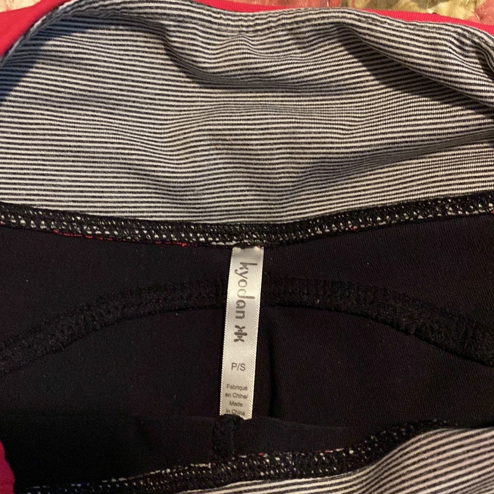 Kyodan workout leggings. Size S, black with dark pink trim. - Picture 3 of 3